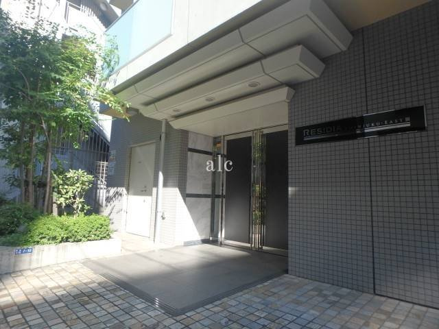 新宿区新宿５丁目の賃貸マンションのエントランス|清潔なエントランスです