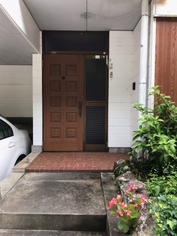 海南市重根・中古戸建・54688の玄関