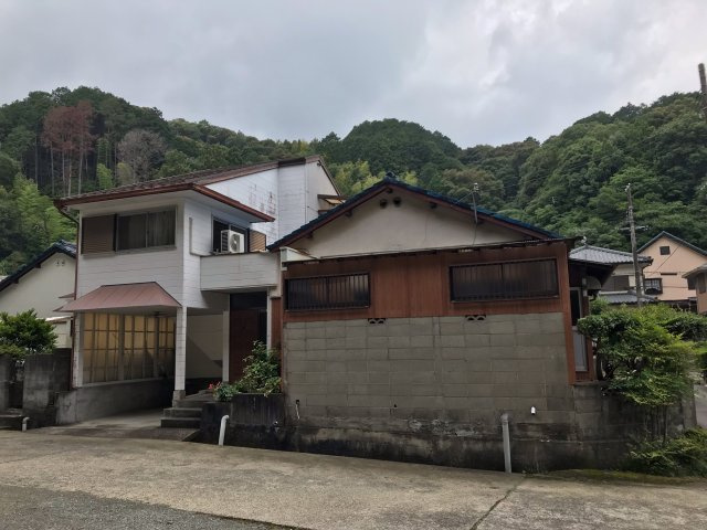 海南市重根・中古戸建・54688の前面道路含む現地写真