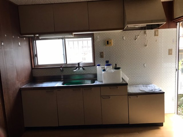 海南市重根・中古戸建・54688のキッチン