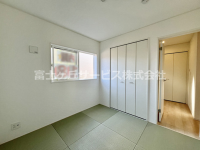 【和室】 | 榛原郡吉田町住吉 12期 新築一戸建て 2号棟 | 玄関横に和室があります