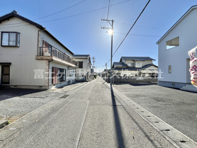 【前面道路含む現地写真】 | 榛原郡吉田町住吉 12期 新築一戸建て 2号棟 | 前面道路含む現地写真です