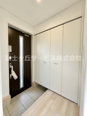 【玄関】 | 榛原郡吉田町住吉 12期 新築一戸建て 2号棟 | ゆったりとした玄関です