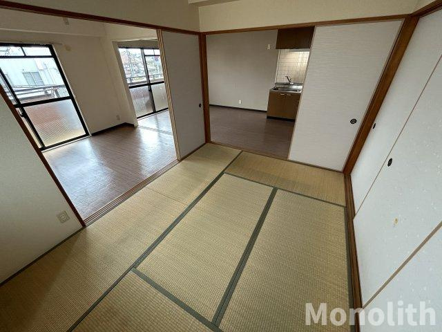 ルミエールイズミの和室