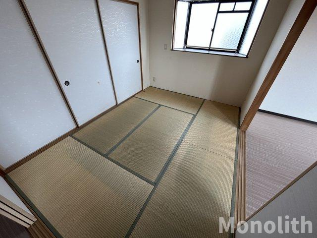 ルミエールイズミの和室