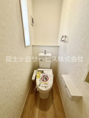 【トイレ】 | 榛原郡吉田町住吉 12期 新築一戸建て 3号棟 | 2階のトイレ