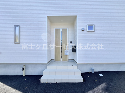 【エントランス】 | 榛原郡吉田町住吉 12期 新築一戸建て 3号棟 | エントランスです