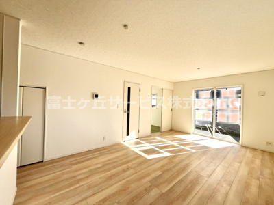 【居間・リビング】 | 榛原郡吉田町住吉 12期 新築一戸建て 3号棟 | LDK17帖