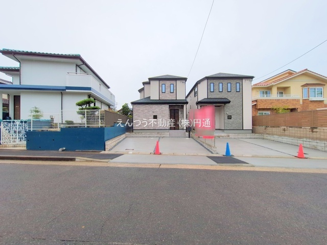 ハートフルタウン旭出3期の前面道路含む現地写真