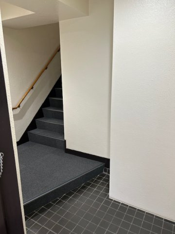 ライオンズ三田の玄関