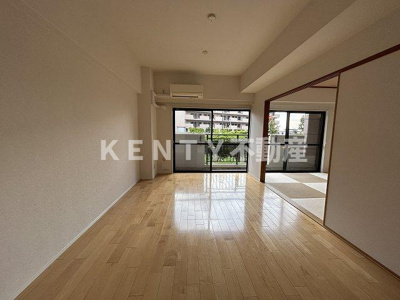 【居間・リビング】 | アーバンパーク三ツ池公園Ｗ | ゆったり過ごせるリビングです