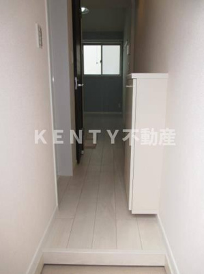 【玄関】 | Ｇ．Ａヒルズ小田２丁目　Ａ棟 | シンプルで使いやすい玄関です