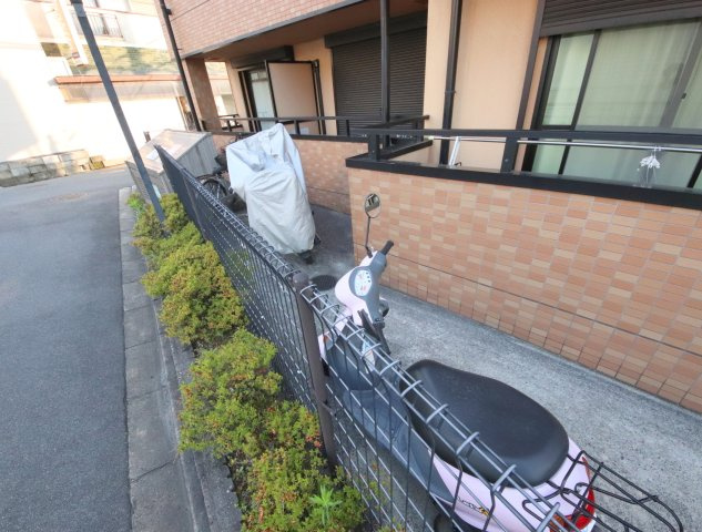 メルベーユ生駒の庭