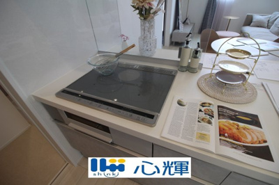 【キッチン】 | オーヴィジョンホーム西小串（４号地） | ＩＨクッキングヒーターです。安全機能も充実しているので安心。お掃除も楽です。
