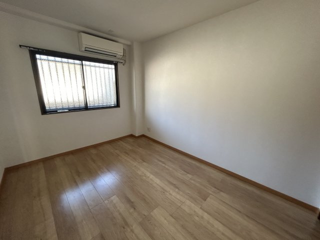 APEX高嶋の洋室