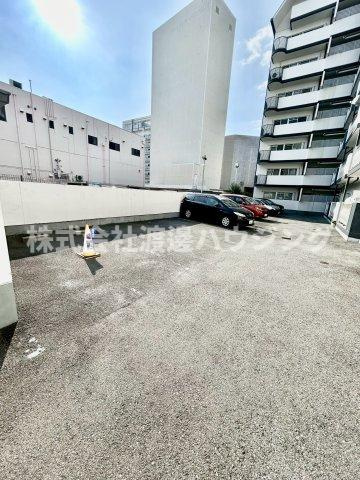 第1星栄ハイツの駐車場