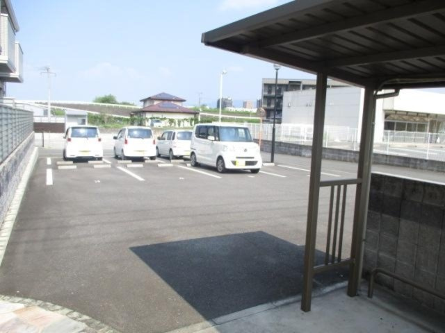 セジュール光の駐車場|駐車場に車を止められます♪