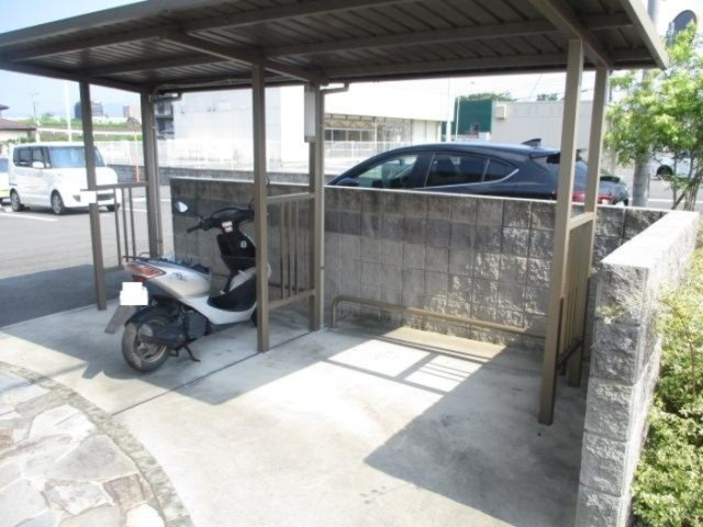 セジュール光のその他共用部分|駐輪場に自転車も停められます♪