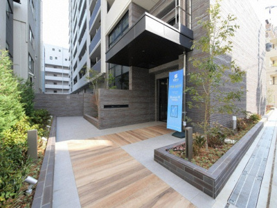 【エントランス】 | Quintet NAMBA(旧:レジュールアッシュNAMBA)