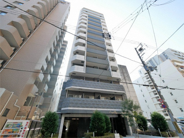プレサンス江戸堀の外観