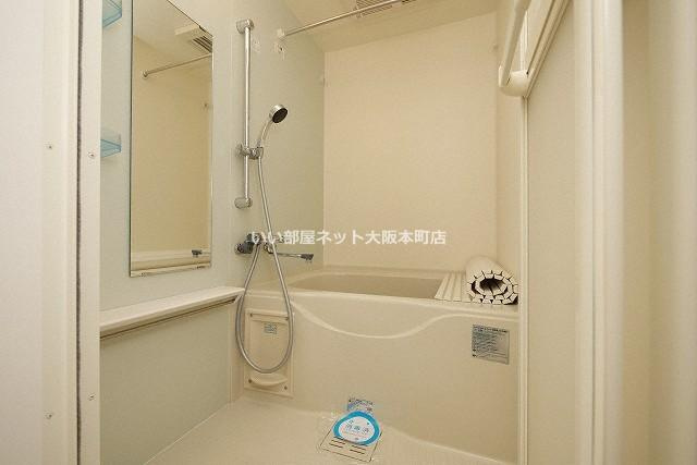 プレサンス江戸堀の浴室