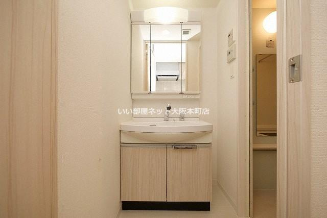プレサンス江戸堀の独立洗面台