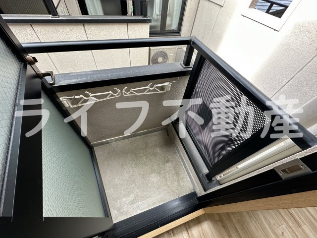 ロンモンターニュ小阪のバルコニー