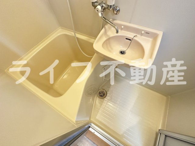 ロンモンターニュ小阪の浴室