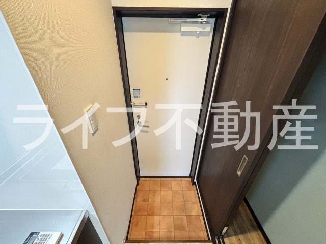 ブライト近大前の玄関