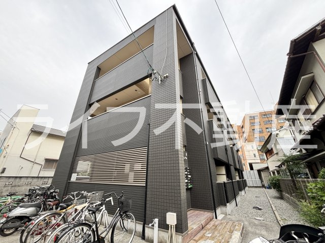 ブライト近大前の外観