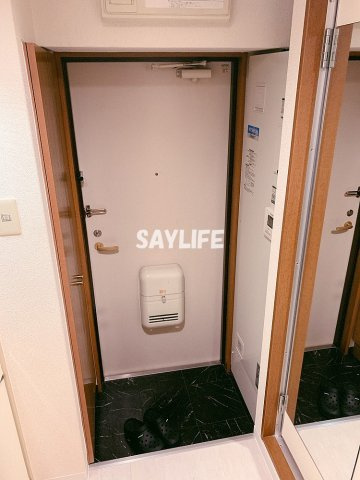 PS HIGASHI OSAKAの玄関