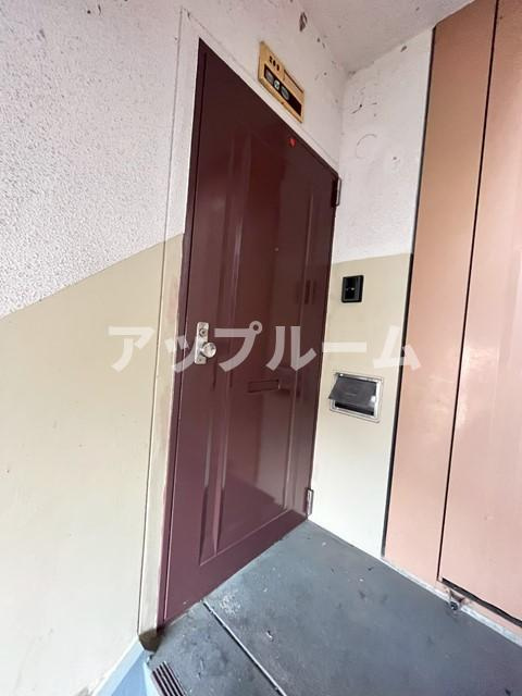 コーポけやきの玄関