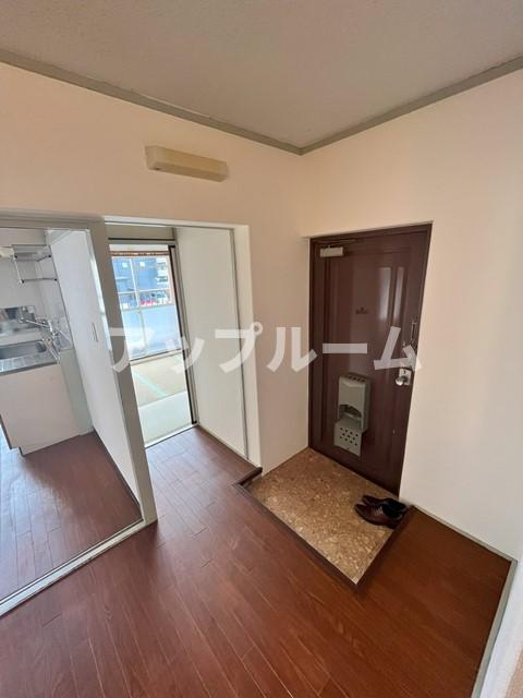 コーポけやきの玄関