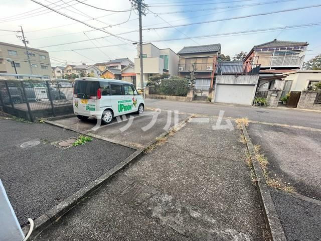 コーポけやきの駐車場