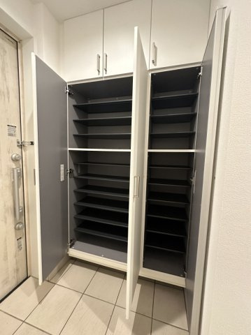 戸越1丁目戸建の収納|玄関シューズクローゼット