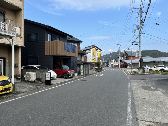 【前面道路含む現地写真】 | 中古一戸建　高岡郡佐川町乙