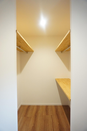 【収納】 | 中古一戸建　高岡郡佐川町乙 | １階のウォークインクローゼット