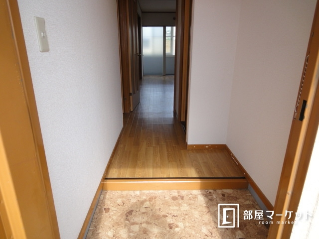 【玄関】 | コーポラスコスモス