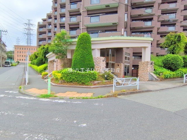 祝　成約済み　ドラゴンマンション多摩学園都市　伍番館　八王子市　中古マンションのエントランス|～仲介手数料無料☆八王子ひなた不動産～ドラゴンマンション多摩学園都市伍番館
