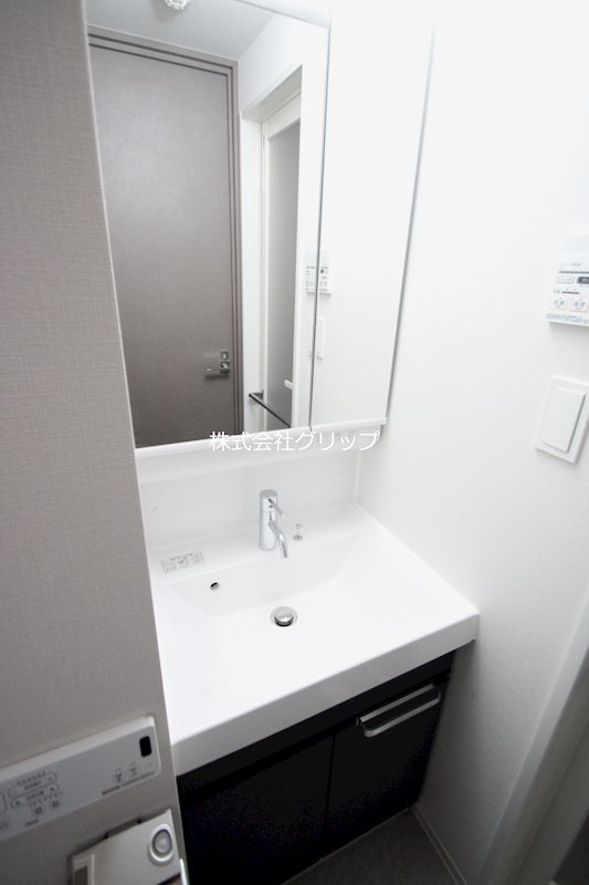 SHOKEN Residence 横浜鶴見Ⅳの独立洗面台