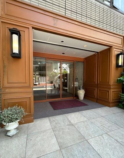 紀尾井町アークビルのエントランス