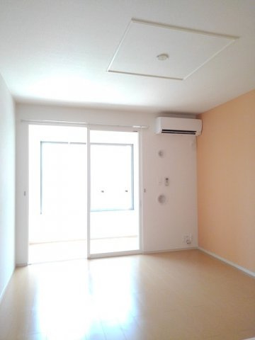 ロハスⅡの居間・リビング|こちらの居間で趣味の時間をお楽しみください