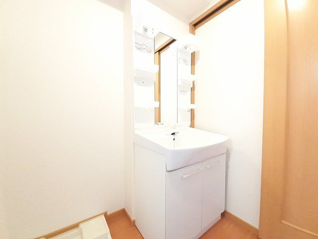 インフィニティーＢの洗面所|広い洗面スペース