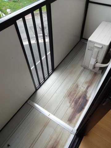 ウィステリアのバルコニー