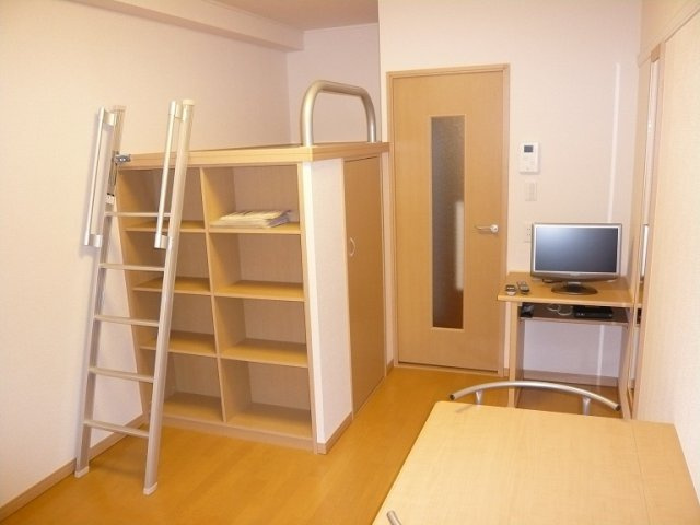 レオパレスメイプル小山の居間・リビング|こちらの居間で趣味の時間をお楽しみください