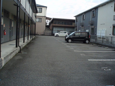 【その他】 | レオパレスユニコム弐番館 | 駐車場