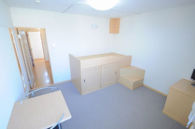 【玄関】 | レオネクストセントラルささ山 | 2Fカーペット。