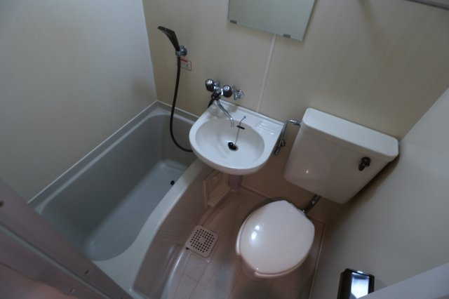 メゾンブランシェ大町の浴室