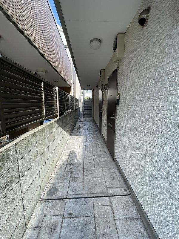 Apartment国立富士見台のエントランス