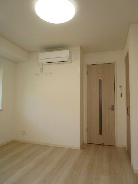 ガーデニア国立の居間・リビング